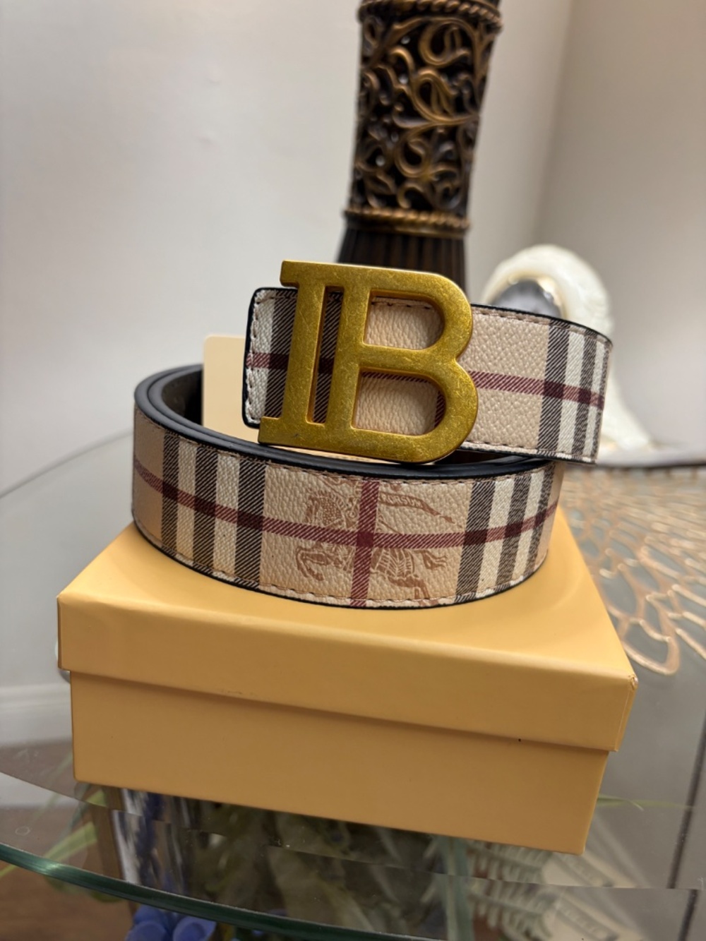 Burberry - Picture 2 of 11